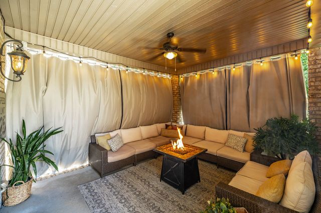 1954 Lake Rd, Greenbrier, TN 37073
