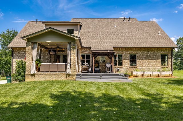 1954 Lake Rd, Greenbrier, TN 37073