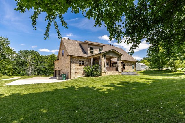 1954 Lake Rd, Greenbrier, TN 37073