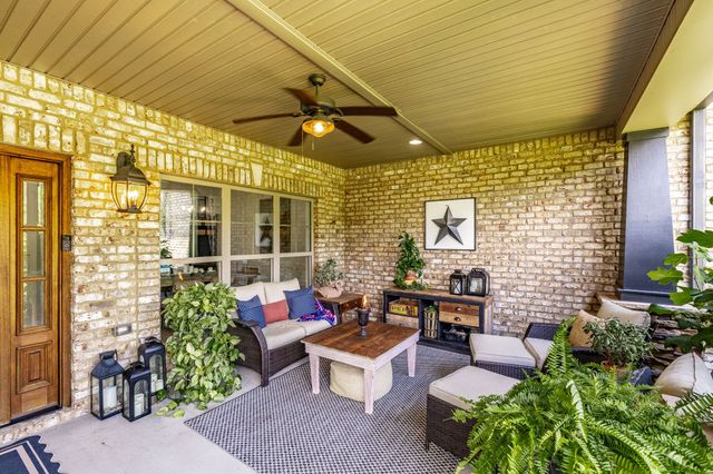 1954 Lake Rd, Greenbrier, TN 37073