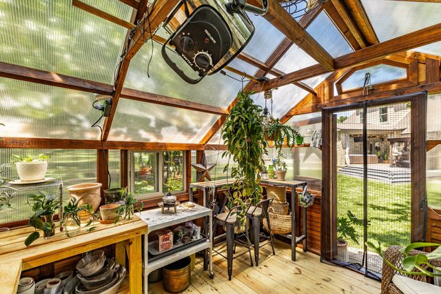 1954 Lake Rd, Greenbrier, TN 37073