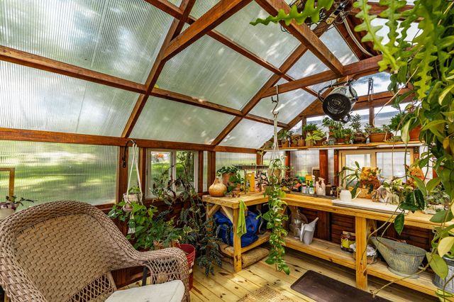 1954 Lake Rd, Greenbrier, TN 37073