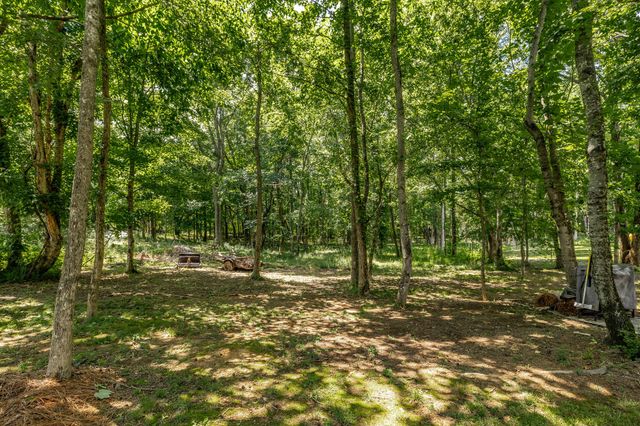 1954 Lake Rd, Greenbrier, TN 37073