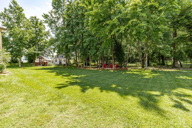 1954 Lake Rd, Greenbrier, TN 37073