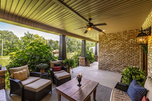 1954 Lake Rd, Greenbrier, TN 37073