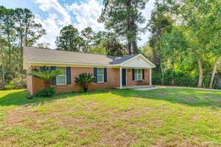 5811 Gazebo St, Milton, FL 32583