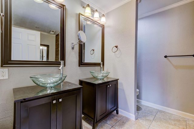 6444 Burgoyne Road 104, Houston, TX 77057