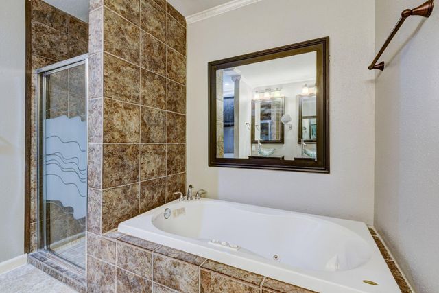 6444 Burgoyne Road 104, Houston, TX 77057