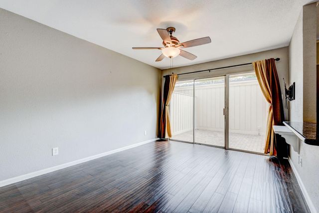6444 Burgoyne Road 104, Houston, TX 77057