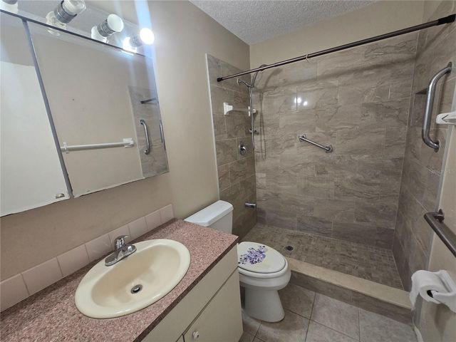 7941 58TH AVENUE N 202, St Petersburg, FL 33709