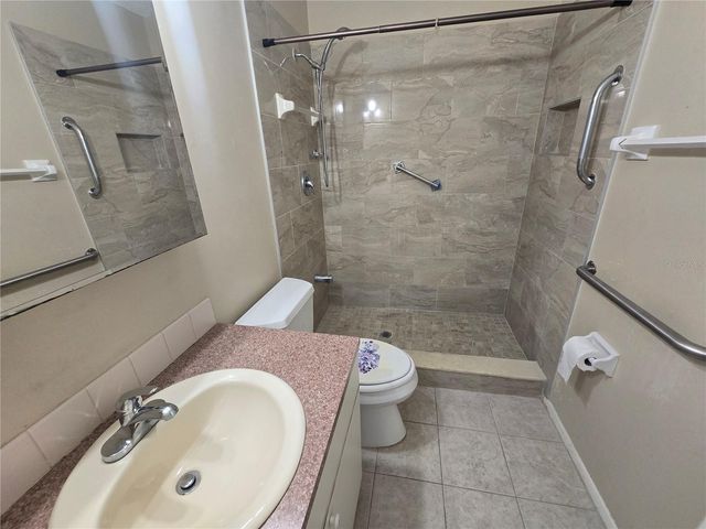 7941 58TH AVENUE N 202, St Petersburg, FL 33709