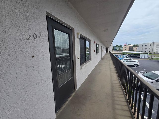 7941 58TH AVENUE N 202, St Petersburg, FL 33709
