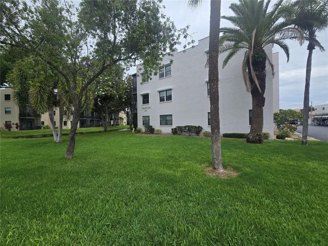 7941 58TH AVENUE N 202, St Petersburg, FL 33709