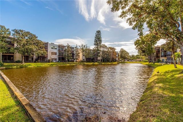 7941 58TH AVENUE N 202, St Petersburg, FL 33709
