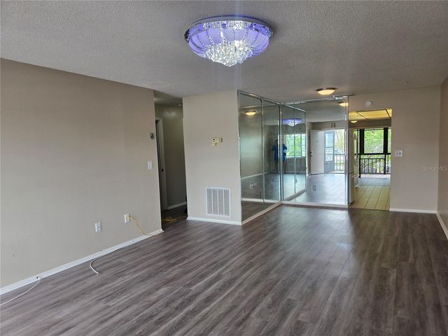 7941 58TH AVENUE N 202, St Petersburg, FL 33709