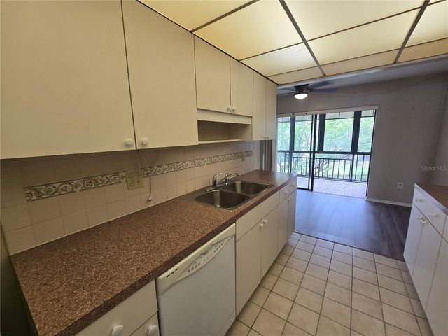7941 58TH AVENUE N 202, St Petersburg, FL 33709