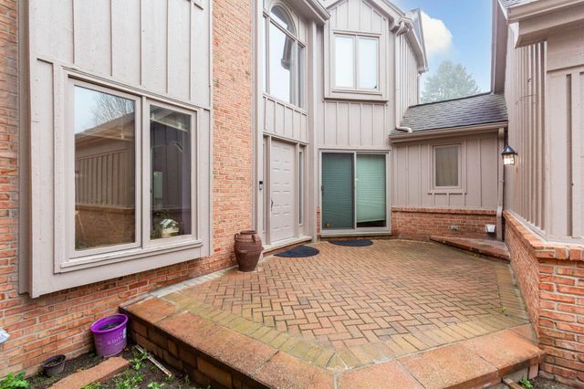 37834 Siena Drive, Farmington Hills, MI 48331