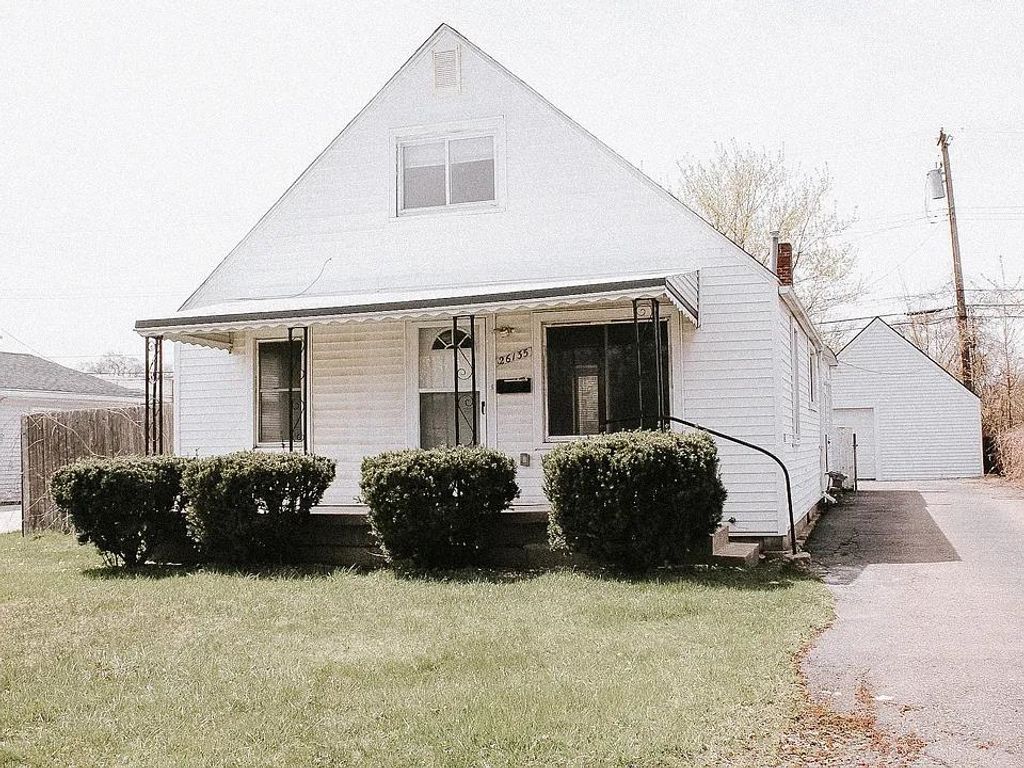 26135 Groveland Street, Madison Heights, MI 48071