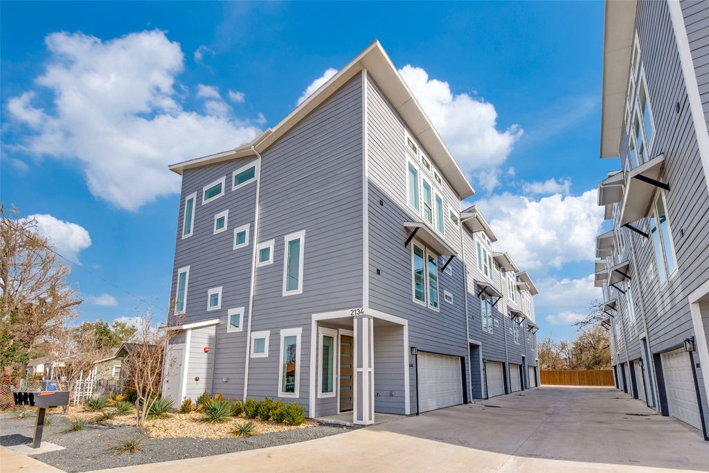 2134 Shea Road 1001, Dallas, TX 75235