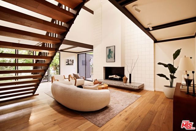 5649 Valley Oak Drive, Los Angeles, CA 90068