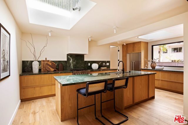 5649 Valley Oak Drive, Los Angeles, CA 90068