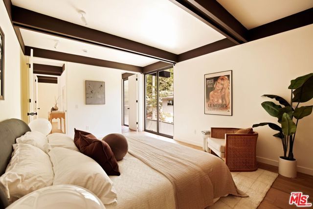 5649 Valley Oak Drive, Los Angeles, CA 90068