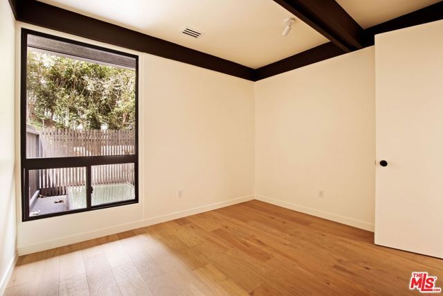 5649 Valley Oak Drive, Los Angeles, CA 90068
