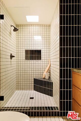 5649 Valley Oak Drive, Los Angeles, CA 90068