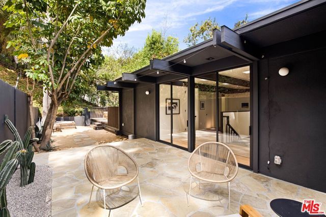 5649 Valley Oak Drive, Los Angeles, CA 90068