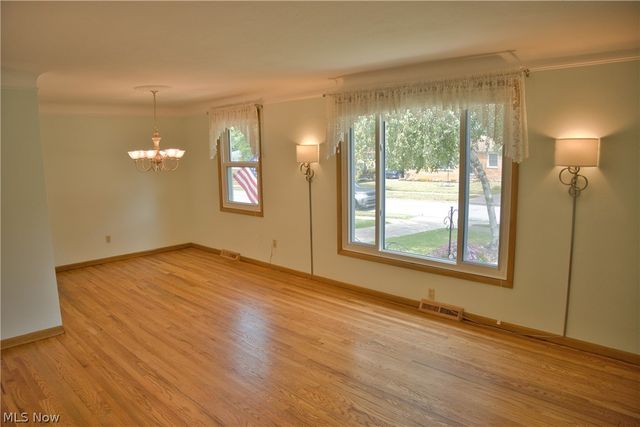 10855 Ronald Drive, Parma, OH 44130
