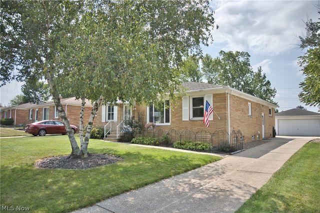 10855 Ronald Drive, Parma, OH 44130