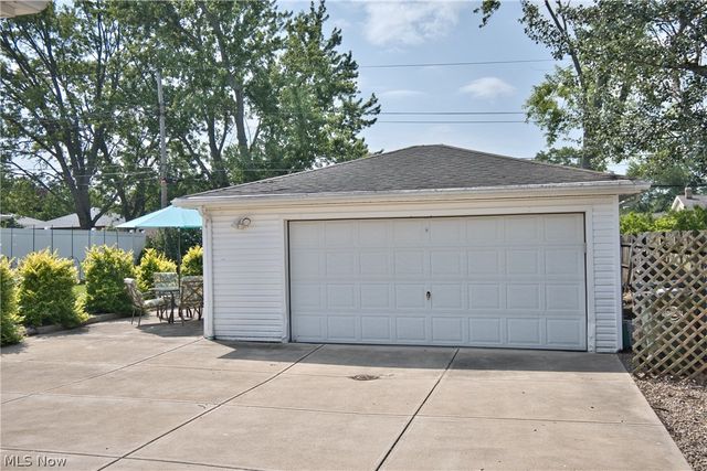 10855 Ronald Drive, Parma, OH 44130
