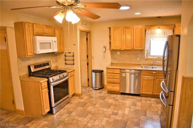 10855 Ronald Drive, Parma, OH 44130