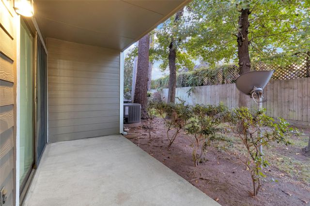 14911 Wunderlich Drive 609, Houston, TX 77069