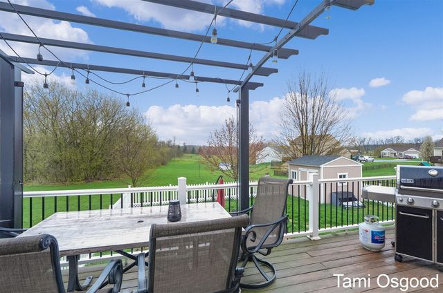 16208 Trent Ridge Drive, Cedar Springs, MI 49319