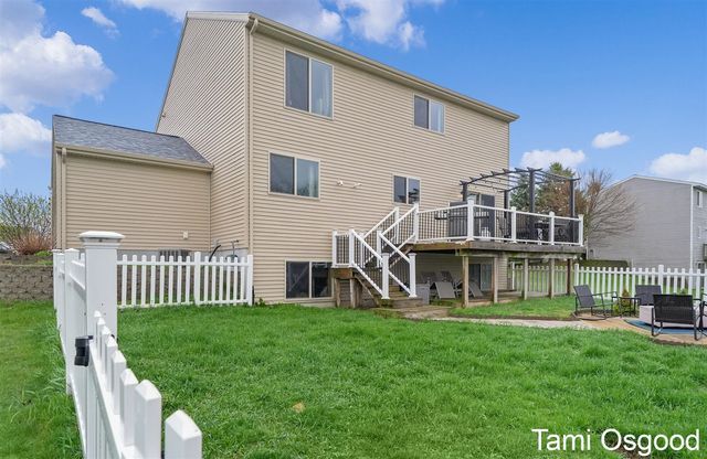 16208 Trent Ridge Drive, Cedar Springs, MI 49319