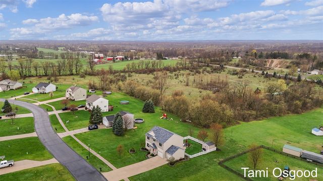 16208 Trent Ridge Drive, Cedar Springs, MI 49319