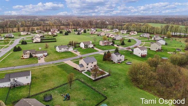16208 Trent Ridge Drive, Cedar Springs, MI 49319