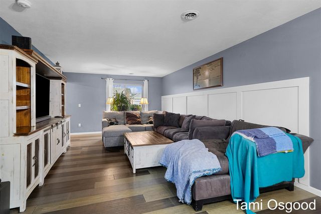 16208 Trent Ridge Drive, Cedar Springs, MI 49319