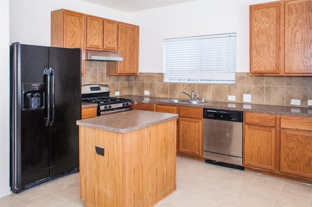 7015 Rancho Mission, Houston, TX 77083