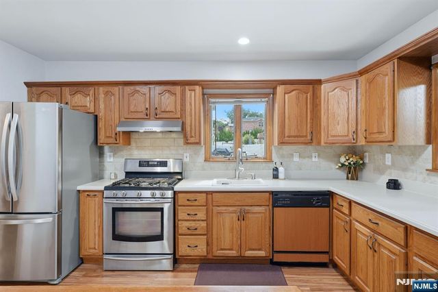 25 6th Street, Englewood Cliffs, NJ 07632