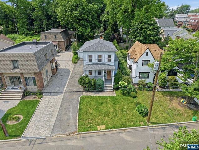 25 6th Street, Englewood Cliffs, NJ 07632