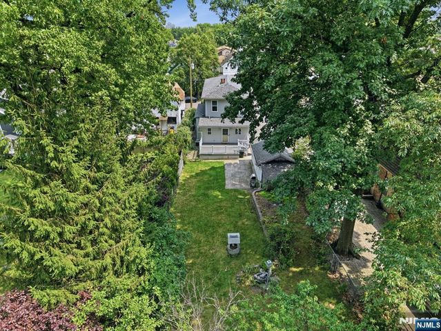 25 6th Street, Englewood Cliffs, NJ 07632