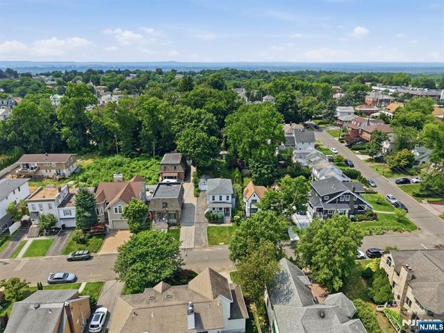 25 6th Street, Englewood Cliffs, NJ 07632