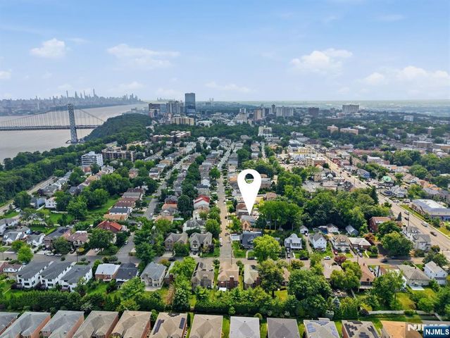 25 6th Street, Englewood Cliffs, NJ 07632