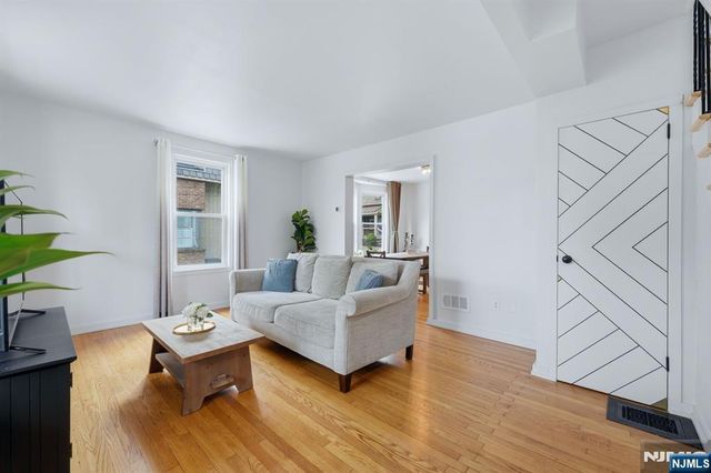 25 6th Street, Englewood Cliffs, NJ 07632