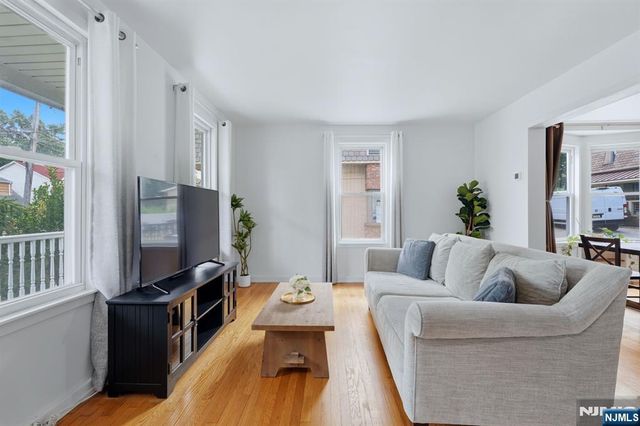 25 6th Street, Englewood Cliffs, NJ 07632