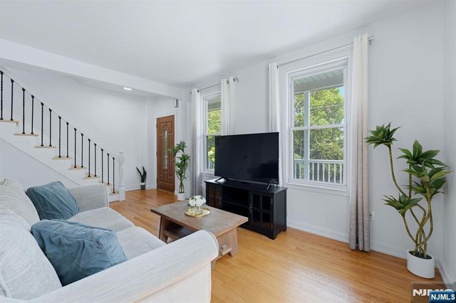 25 6th Street, Englewood Cliffs, NJ 07632