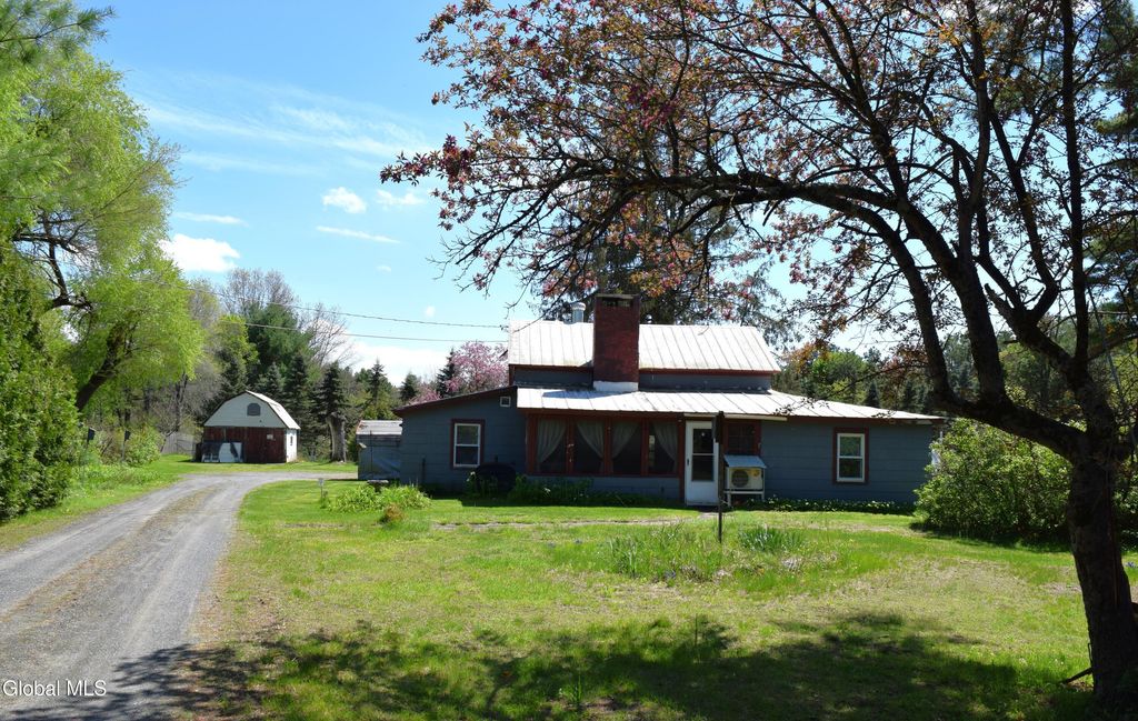 408 Reynolds Road, Moreau, NY 12828