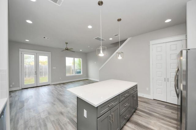 2507 Des Chaumes Street, Houston, TX 77026